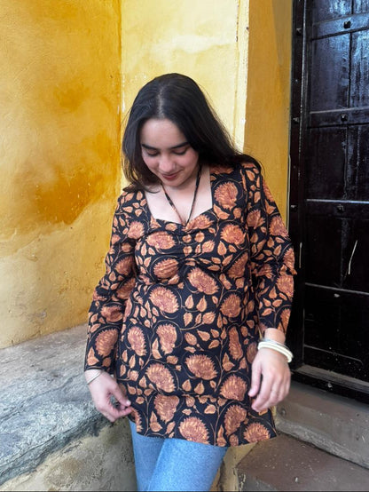 Juhi Sweetheart-neck kurti